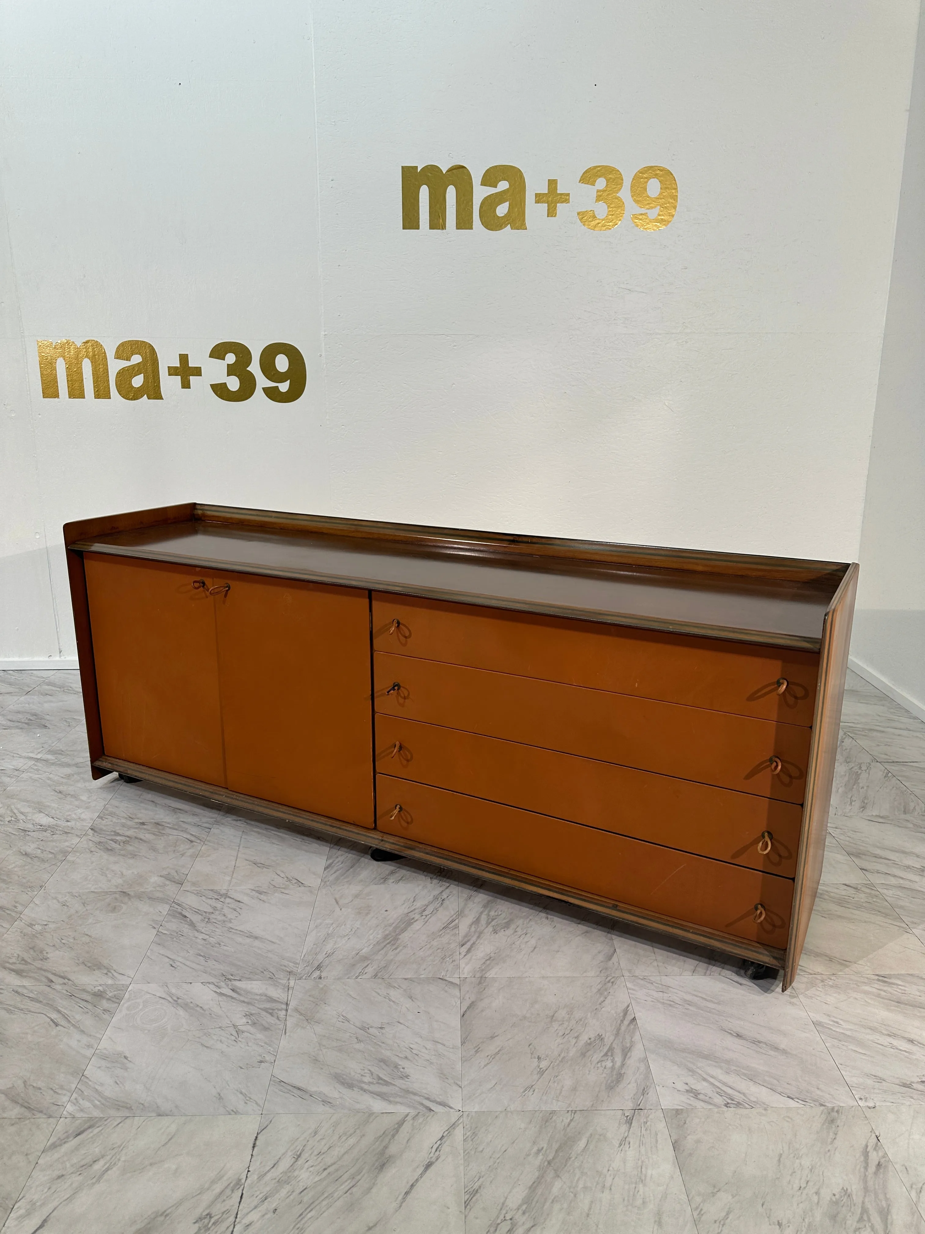 Afra & Tobia Scarpa, Artona Sideboard in Walnut and Leather, Maxalto 1970s