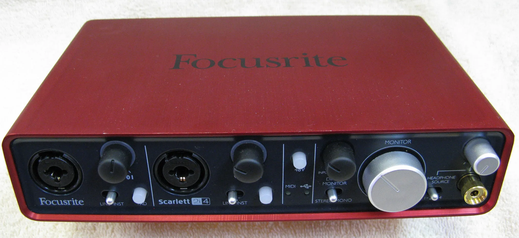 Focusrite Scarlett 2i4 USB Audio Interface