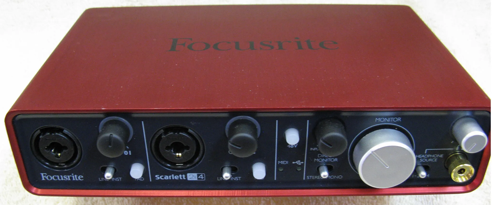 Focusrite Scarlett 2i4 USB Audio Interface