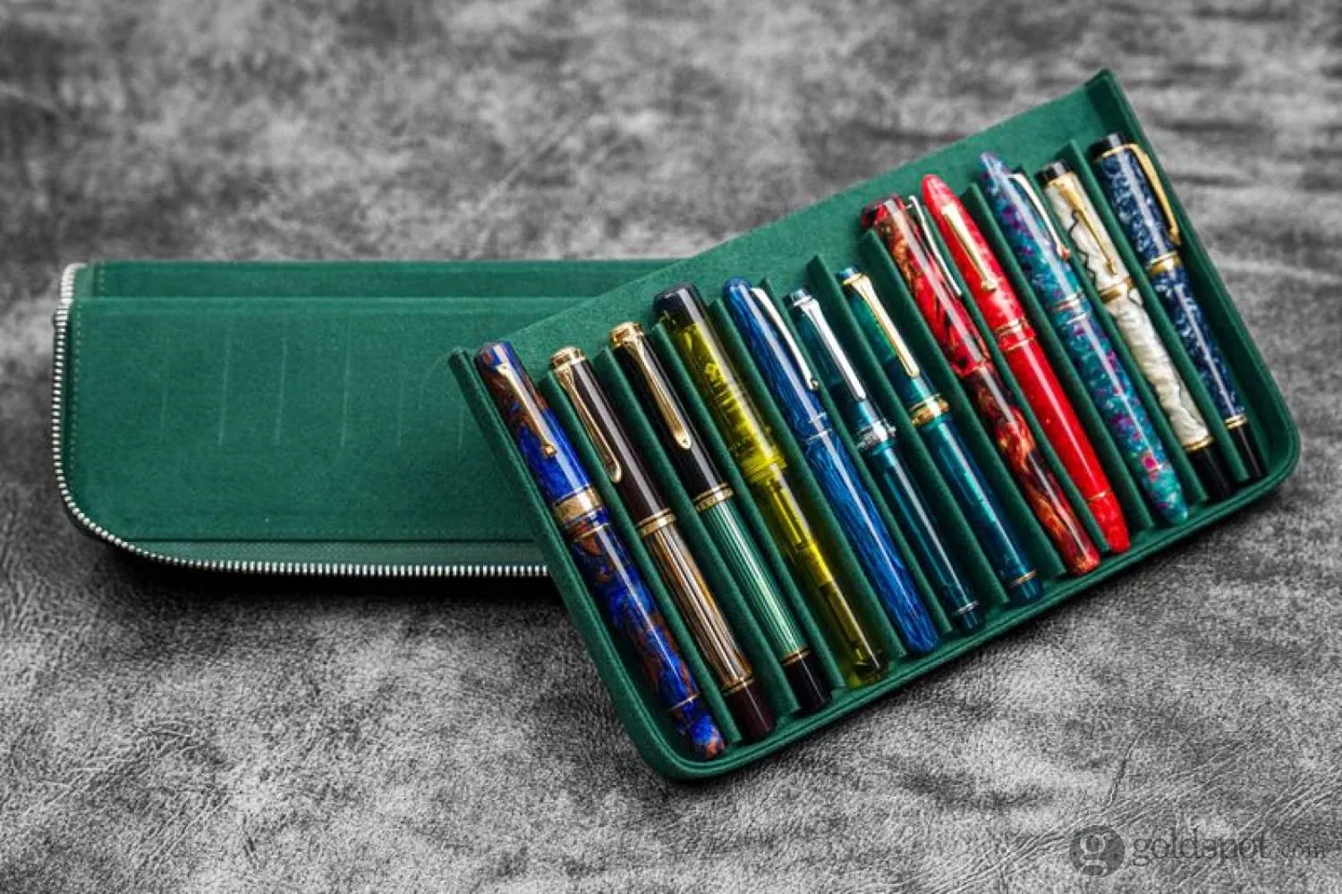 Galen Leather Zippered Magnum Opus Hard 12 Slots Pen Case in Crazy Horse Forest Green