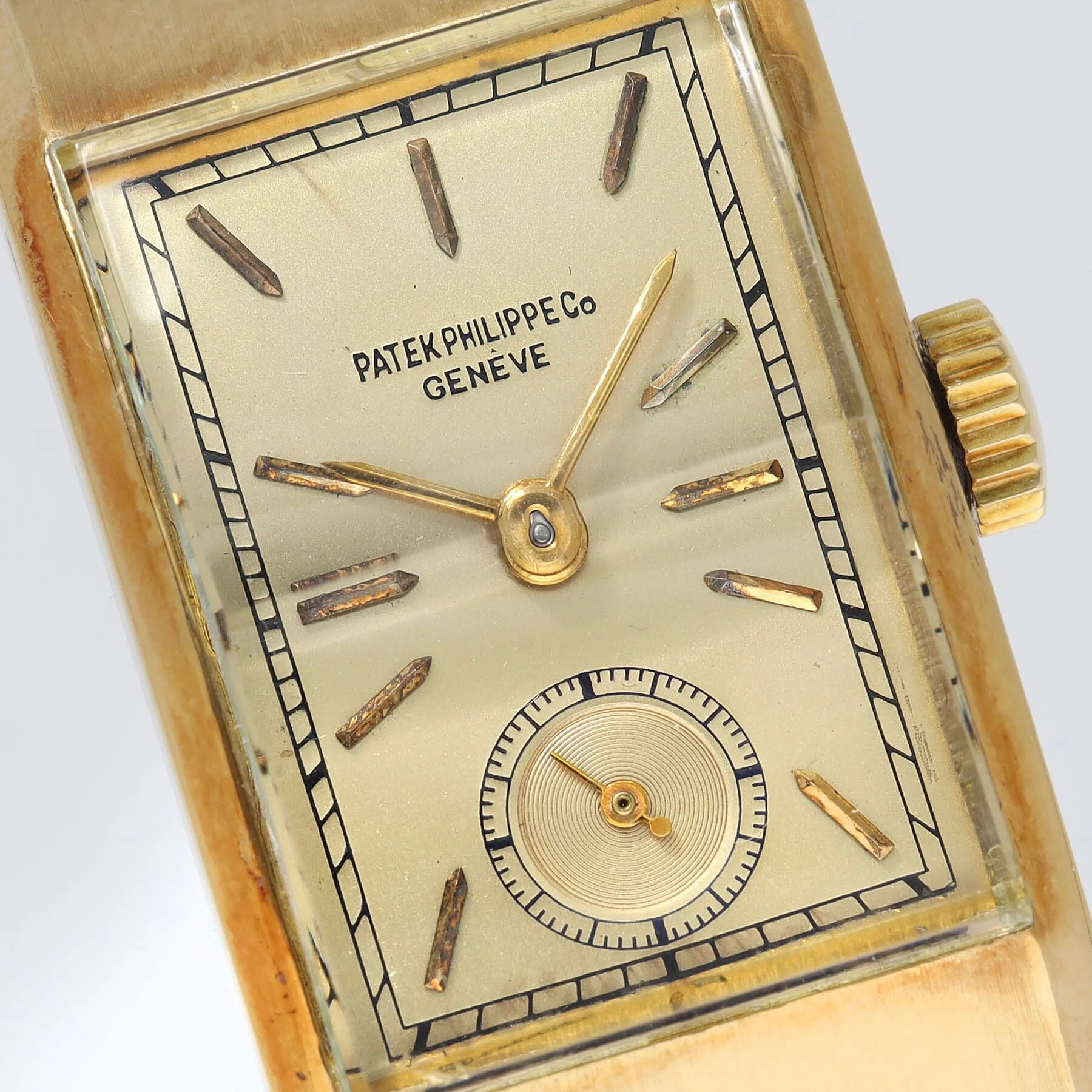 Patek Philippe "Tegolino" ref 425 18k yellow gold dresswatch