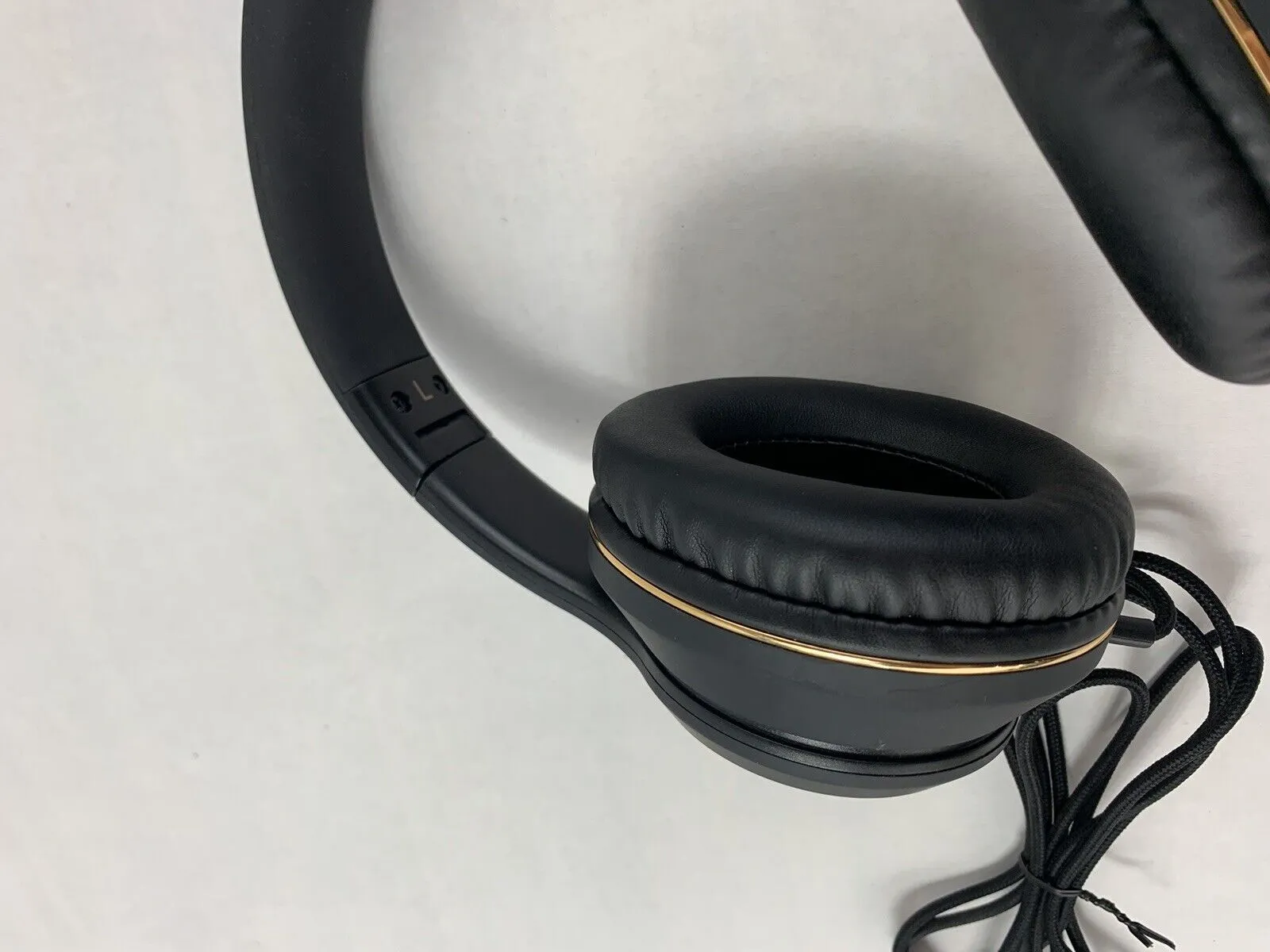 Rorsou R8 Wired Headphones with Microphone Used