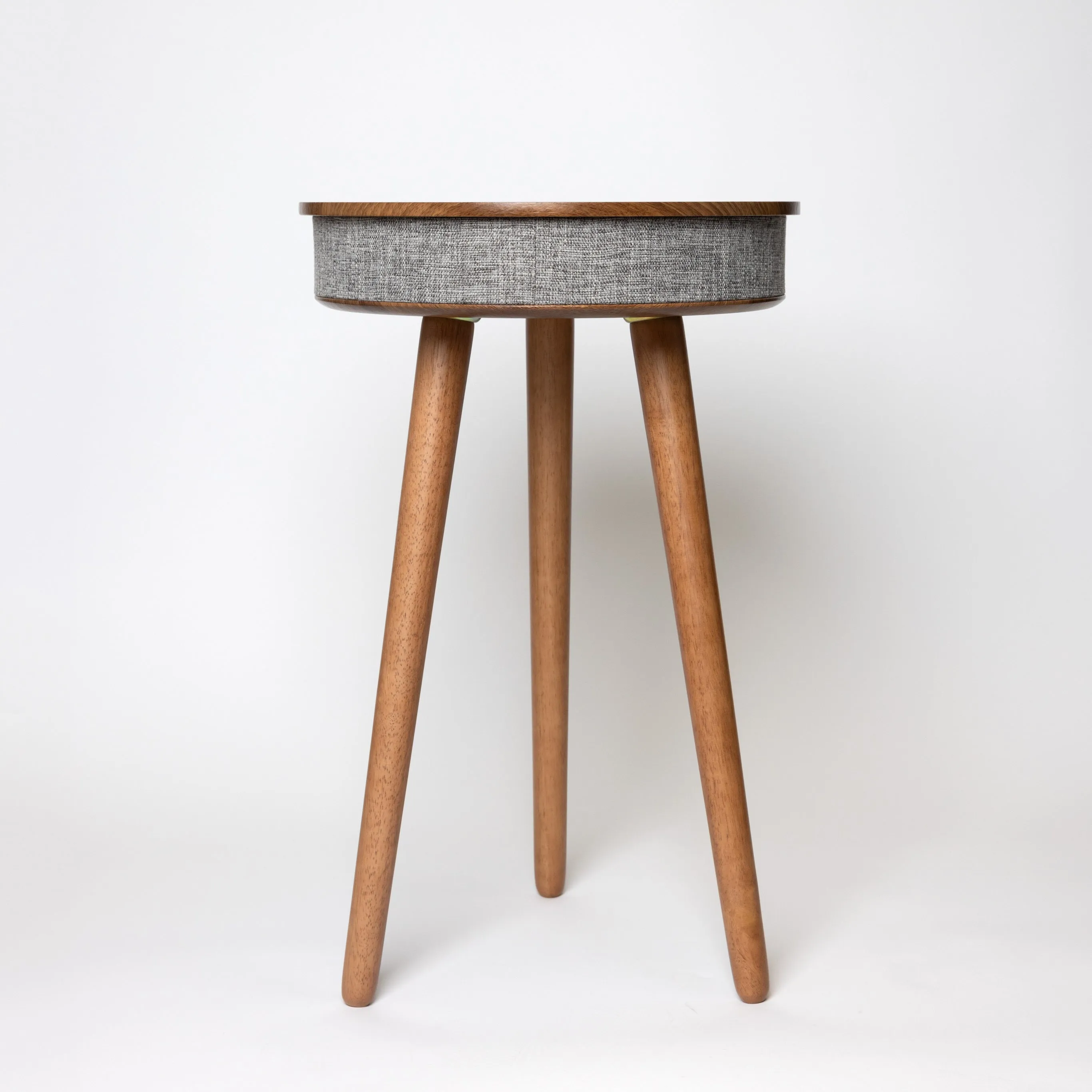 Rusée Smart Table with Speaker & Wireless Charger