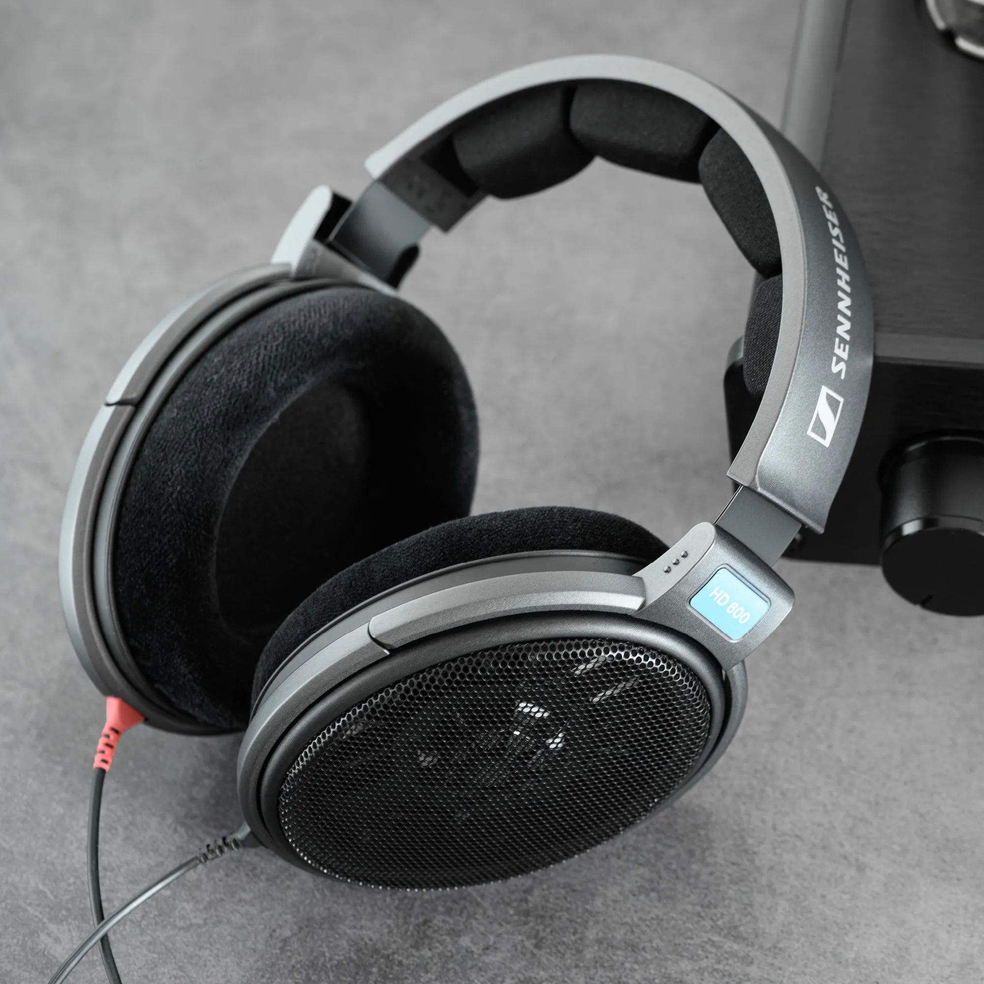 Sennheiser HD 600 | Open-Back Dynamic Headphones